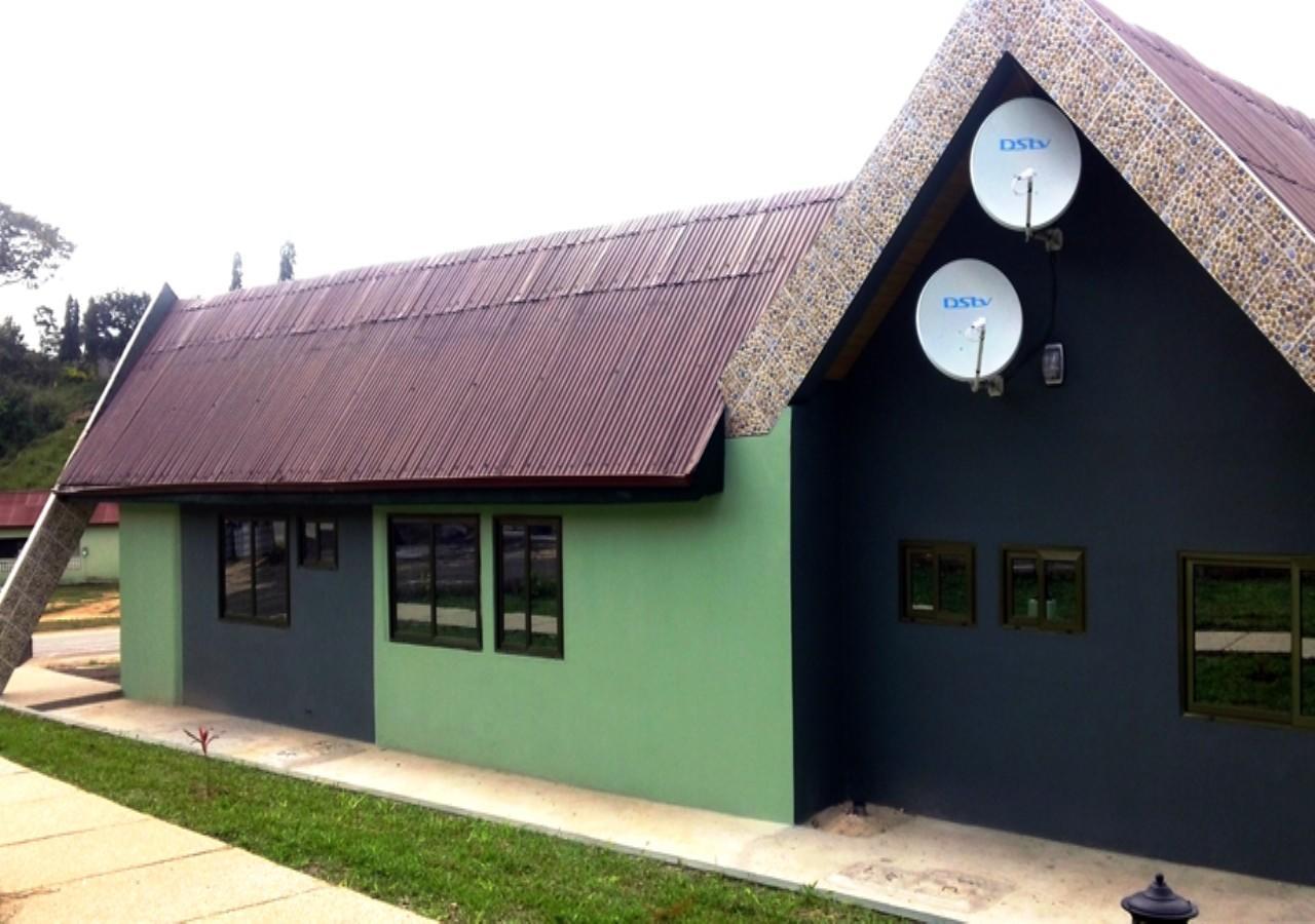 Mama Lee'S Lodge Yamoransa Exterior photo